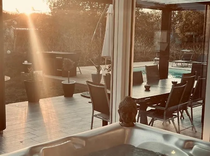 Вилла Mas Avec Piscine Et Jacuzzi Sur Sur *