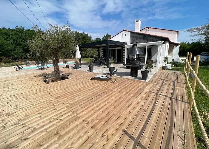 Mas Avec Piscine Et Jacuzzi Sur Sur *