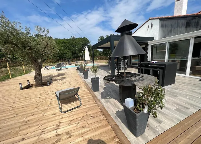 Mas Avec Piscine Et Jacuzzi Sur Sur 别墅
